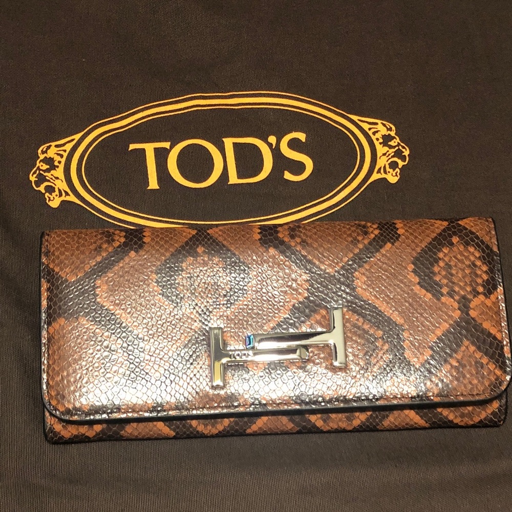 Tod's Elegant Brown Patterned Clutch